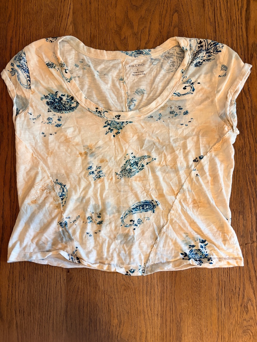 Women’s Pilcro White Tee w/ Abstract Blue Paisley Print sz S